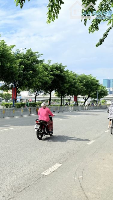 💥Bán nhà 1/ hẻm tải thông Bến Vân Đồn, quận 4 - 78m2 SHR - trệt, lửng - 10 tỷ++ 🚚 - 2