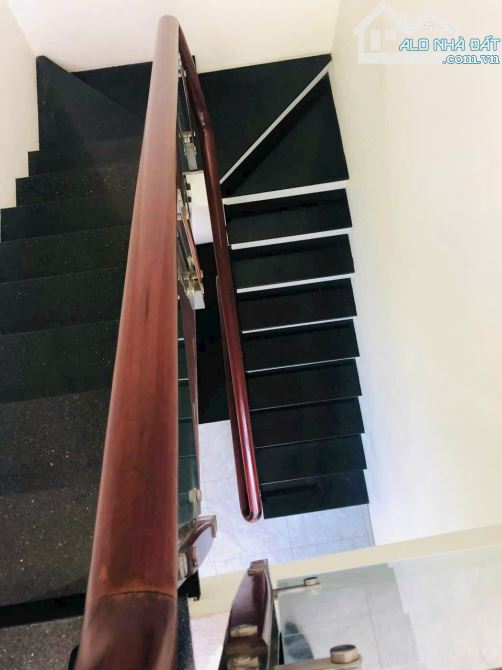 Góc 2 mặt tiền gần chợ Vườn Lài, ĐH Nguyễn Tất Thành, Q12. 12*17m, 4tầng, chỉ 8.8tỷ - 2