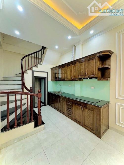 Bán nhà Nguyễn Đức Cảnh. Mặt ngõ - 6 tầng mới keeng. Ngõ thông - kinh doanh - VF3 đỗ cửa. - 2