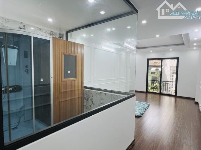 7 TẦNG THANG MÁY TÔN ĐỨC THẮNG- 12 PHÒNG KHÉP KÍN - LÔ GÓC- Ô TÔ - CÁCH MP 40M - 2