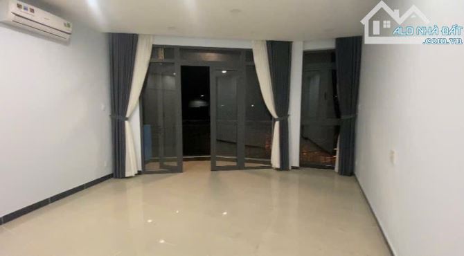 MẶT PHỐ NGUYỄN KHUYẾN P12 BÌNH THẠNH - 40M (5x8)- 6 TẦNG MẶT TIỀN 5M - 5 PN 6 WC - 2