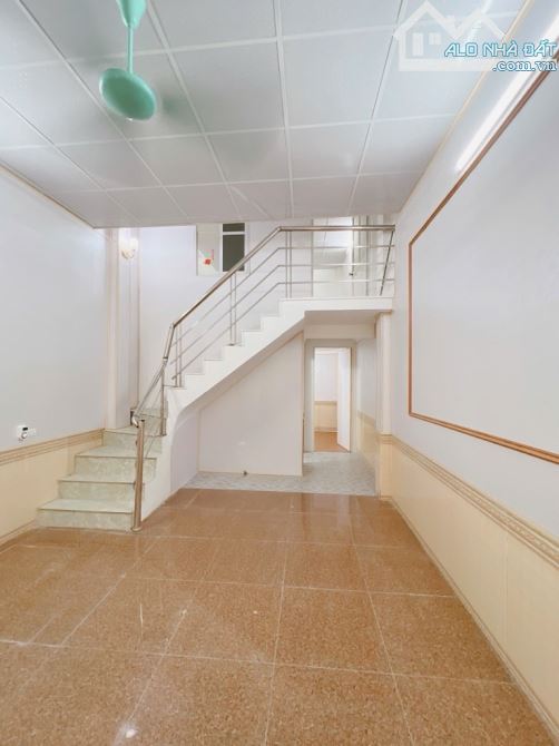 TÀI CHÍNH NHỎ, TẶNG NHÀ CẤP 4 GÁC LỬNG, DT: 41M², MT=HẬU: 4M, FULL THỔ CƯ. - 2
