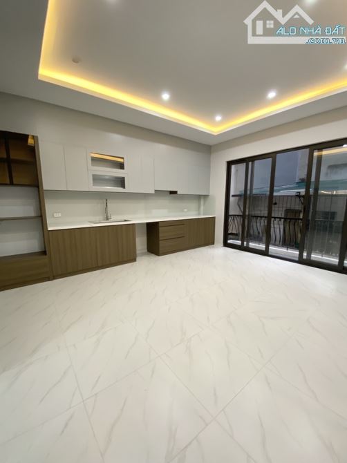 NGÃ TƯ SỞ - NHÀ Mới Kinh Doanh  - Ô tô Vào Nhà - 2