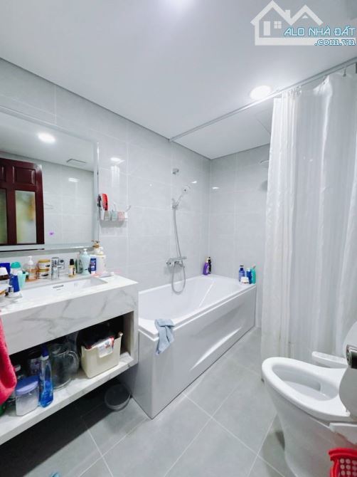Nhà đẹp 4 tầng BTCT, không QH – Sát MT Khánh hội – 6,98 tỉ. - 2