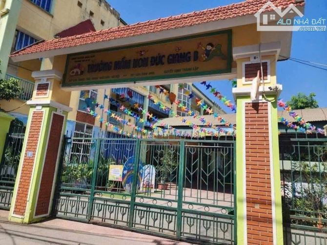 Tc nhỉnh 3 tỷ lấy ngay lô 42,2m đức giang hoa hậu còn sót lại ạ - 2
