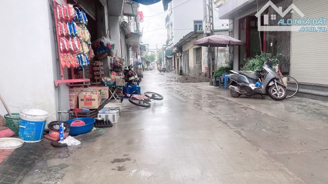 🔥 TRỤC CHÍNH KINH DOANH SẦM UẤT – TẶNG NHÀ CẤP 4 GÁC XÉP VỀ Ở NGAY 🔥  📍 Địa chỉ: Thôn Đ - 2