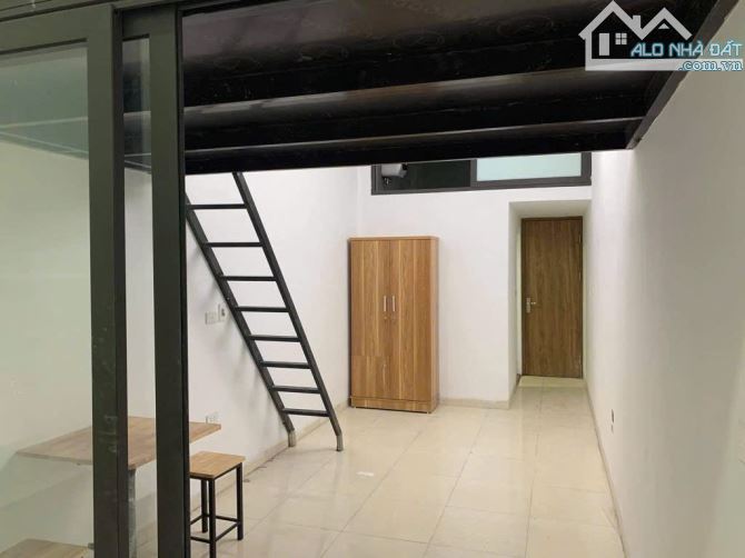 🏠 Diện tích 107m²– 8 tầng, gồm 26 phòng khép kín 🚘 Thang máy – gara – vị trí “hoa hậu” - 2