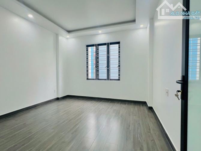 Bán nhà 4 tầng xây mới độc lập ô tô ra vào phố Thiên Lôi - 2