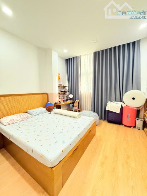 ĐỊNH CƯ Bán Nhà 5 Tầng Cực Đẹp Huỳnh Văn Bánh, 45m2, 7.5 Tỷ - 2