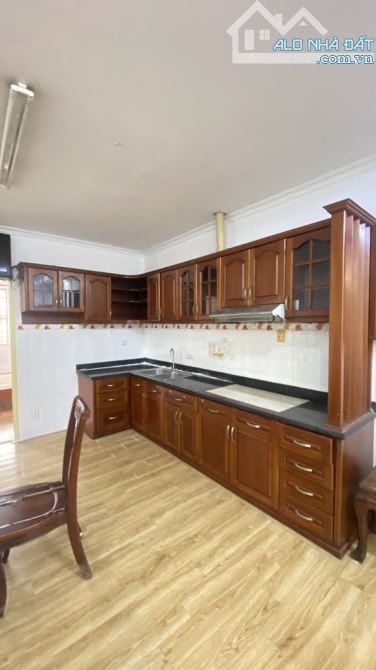 Bán chung cư Nguyễn Kiệm, 86m2, Gần CV Gia Định, Thang máy, Sổ hồng riêng, chỉ hơn 3 tỷ - 2