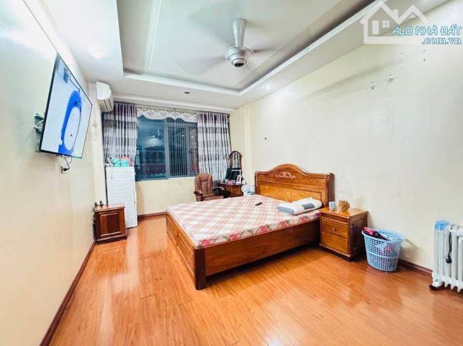 Nguyễn Đổng Chi - Ô TÔ VÀO NHÀ - THOÁNG TRƯỚC SAU - 40m2 - 5 Tầng - 13.6 Tỷ - 2