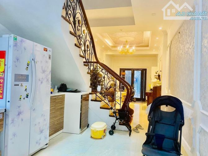 Bán nhà đường Tôn Thất Tùng Đại Học Y 40m ra phố Nhà đẹp ô chờ thang máy gần Ngã Tư Sở - 2