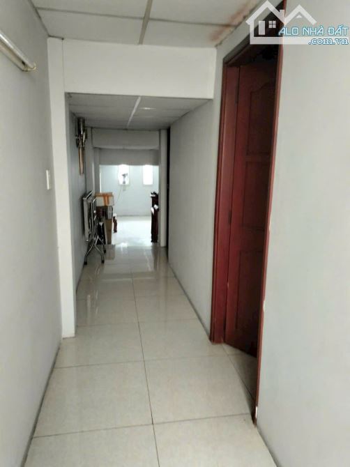 Nhà còn mới đẹp cần bán gấp giá siêu rẻ mặt tiền hẻm Nguyễn Thị Tú kinh doanh làm đep .. - 2