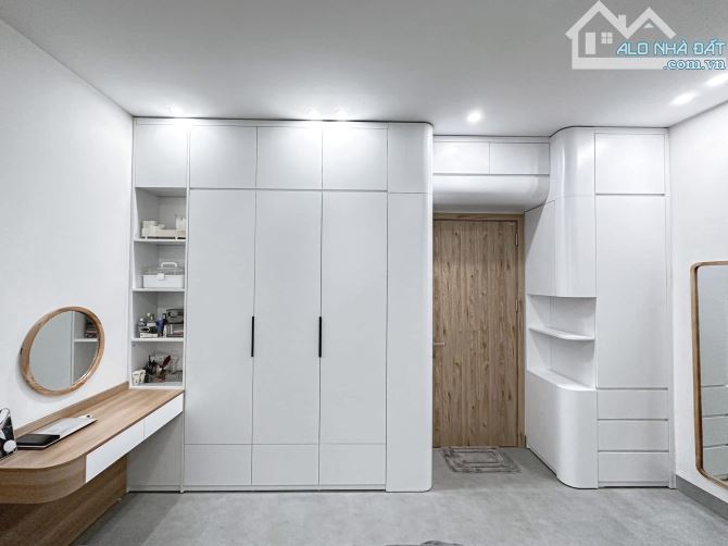 Bán nhà Ngô Gia Tự, Long Biên: 38m2, 5 tầng, 6.3 tỷ, ô tô, ngõ rộng, thông thoáng - 2