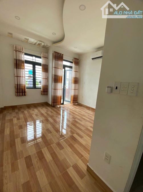 Bán nhà hẻm 766 Cách Mạng Tháng 8, phường 5 Tân Bình (4x14) 3 tầng - 2