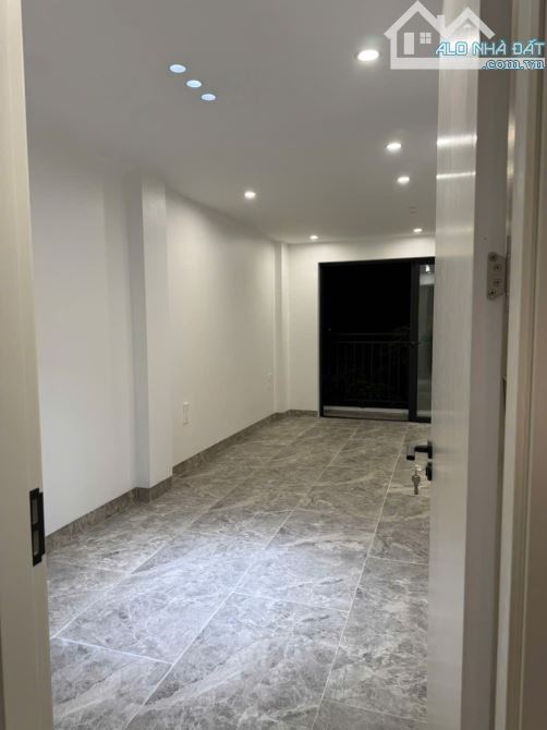 Cho thuê nhà Tây Trà 5.5 tầng x 40m2, phân lô ô tô làm văn phòng, Trung tâm, 25 Triệu - 2
