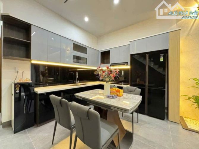 Nhà 3 tầng full nội thất hẻm ô tô Tân Thới Nhất 17 Q.12 2tỷ550 67,5m2 HD thuê 18tr/th sổ h - 2