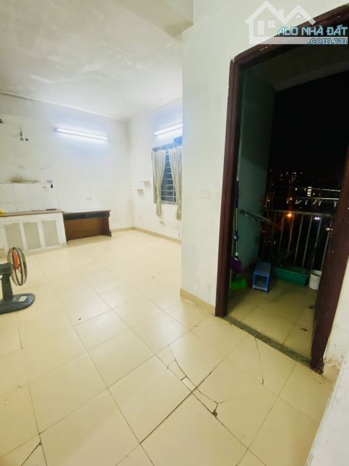 Hạ chào bán nhanh căn hộ 2PN Khu đô thị Việt Hưng- 2.4 tỷ - 2
