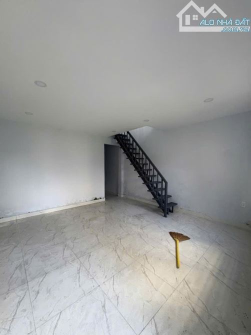 BÁN NHÀ QUẬN 9,NHÀ 2TẦNG DTSD32M,HẺM XE HƠI NGAY NGUYỄN DUY TRINH CHỈ 2.3TỶ TL,LONG TRƯỜNG - 2