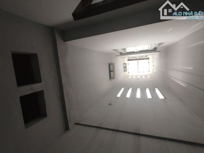 BÁN NHÀ TRUNG MỸ TÂY 16 Q12 - 3 TẦNG 83M2 ( 4M X 21M) - HẺM XE TẢI THÔNG - 5.95 TỶ. - 2