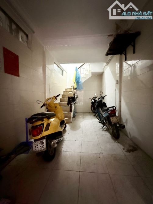 TẠ QUANG BỬU , 22M² , Ô TÔ ĐỖ CỬA , NGÕ THÔNG , KINH DOANH ĐA DẠNG , SÁT PHỐ , 5 TỶ - 2