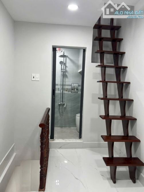 Nhà mới sát MT CMT8 quận 3 phù hợp ở hoặc cho thuê - 2