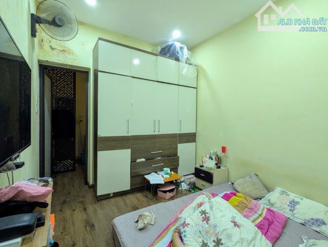 à phố Hào Nam - 3 tầng - 38m2 - 7.9 tỷ - 2