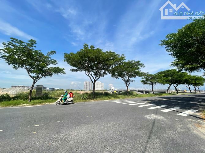 Bán lô đất biển sạch đẹp đường 7,5m Việt bắc - 4,85 tỷ TL - 2