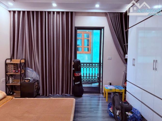 NHÀ ĐẸP - GIANG BIÊN, MỀM TIỀN, OTO VÀO NHÀ, SÁT OTO TRÁNH, 30M2, MT: 4.3M, 5 TẦNG, 6.5 TỶ - 2