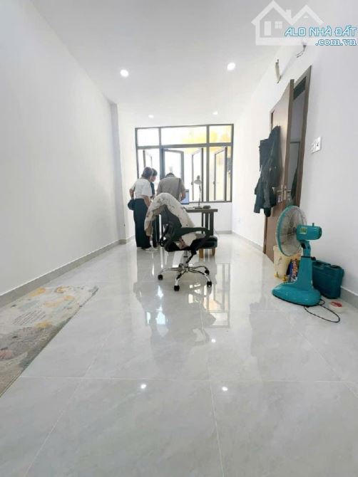Hiếm nhà bán Nguyễn Thị Huỳnh, 40m2 ngang 6m, 4 tầng, nhỉnh 6 tỷ (2025P54) - 2