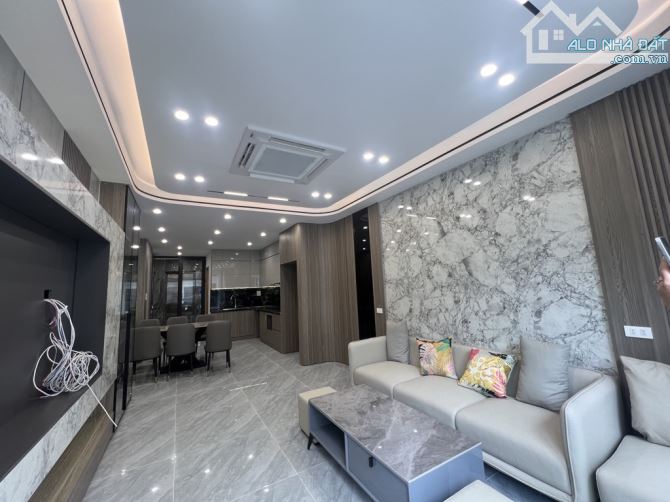 Bán  Nhà PHỐ BỒ ĐỀ THÔNG THOÁNG - OTO - 59M2 x 6TẦNG THANG MÁY NHẬP KHẨU NỘI THẤT SỊN SÒ. - 2