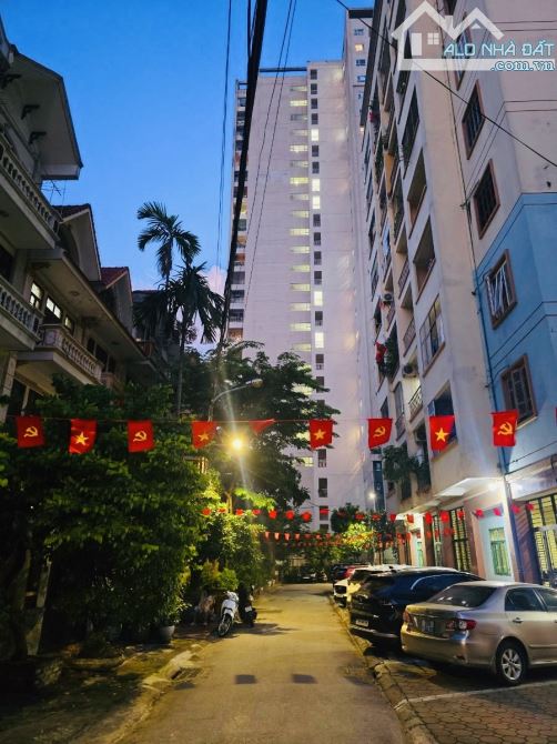 PHÂN LÔ PHỐ NGHĨA ĐÔ 76m2, 4T - Ngõ rộng hơn phố - Kd sầm uất - Vỉa hè rộng - Cách Mp 30m - 3