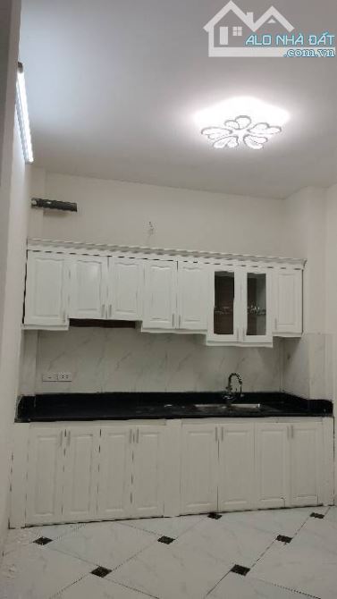 Bán nhà Thanh Lân. Nhà dân xây 5 tầng - 6 ngủ - gần trường, chợ. Đủ công năng - tiện ích. - 3