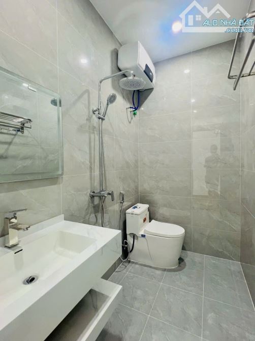 Bán nhà 4 tầng xây mới độc lập ô tô ra vào phố Thiên Lôi - 3