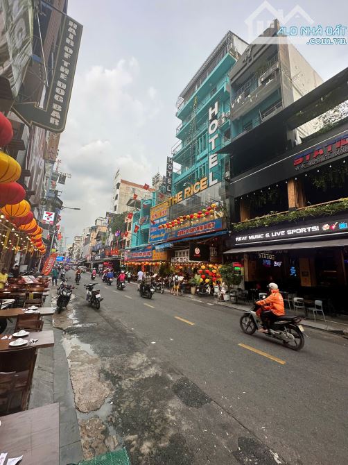 Giá đầu tư- Góc 3 mặt tiền Bùi Viện, Quận 1. DT: 8x17m, 6 tầng.HĐt: 315tr/th- Giá: 110 tỷ - 3