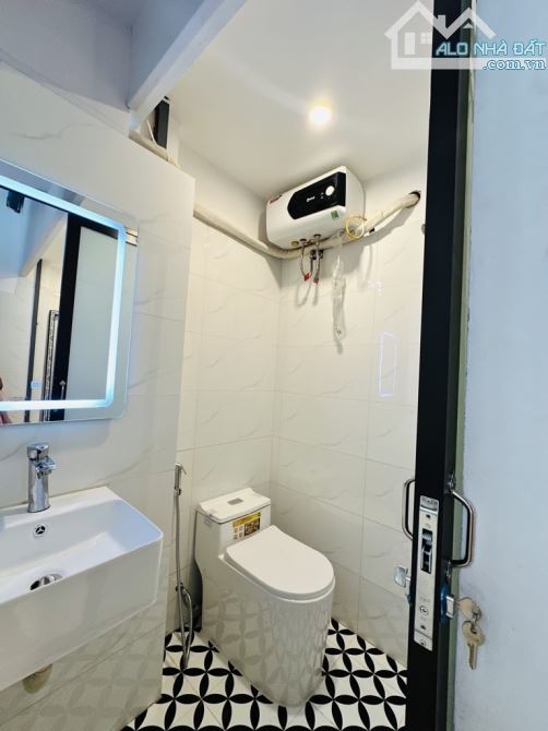 Bán nhà tập thể Vĩnh hồ fun nội thất xịn sò tt đống đa lô góc hai thoáng ô tô đỗ cầu thang - 3