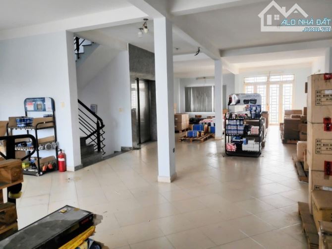 Bán gấp nhà đẹp ở ngay MTKD Lê Bôi, xe hơi ngủ nhà, 144m2, ngang khủng 9m, SHR, HCĐ. - 3