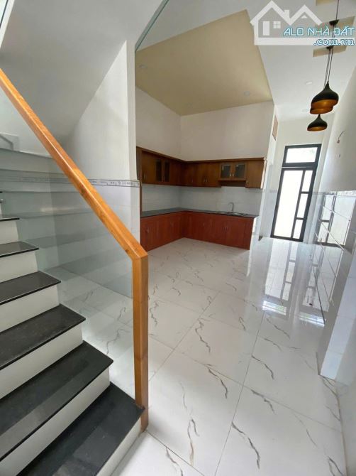 Bán nhà hẻm 766 Cách Mạng Tháng 8, phường 5 Tân Bình (4x14) 3 tầng - 3