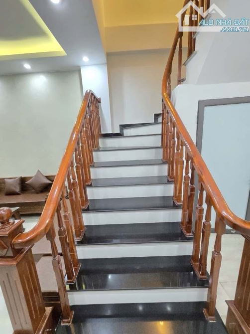 NGUYỄN VĂN CỪ - LONG BIÊN NHÀ 6 TẦNG THANG MÁY - Ô TÔ ĐỖ CỬA - SỔ VUÔNG ĐẸP- GẦN CẦU CHƯƠN - 3