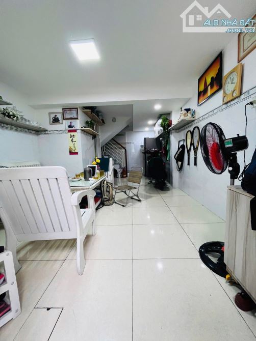 Nhà gần chợ Rạch Ông P2Q8, Dt 3,9x7 1lửng 1lầu shr giá 3tỷ980. - 3