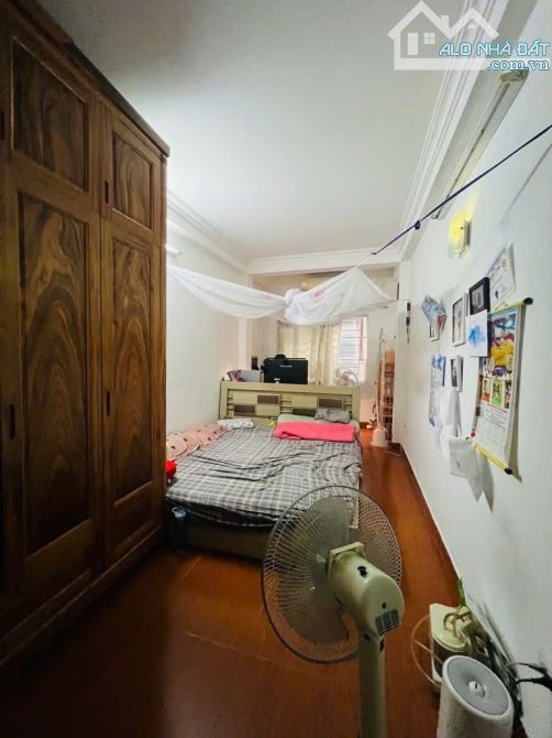DÂN XÂY - CÁCH ÔTÔ 10M -  GẦN TRƯỜNG ĐH KHOA HỌC TỰ NHIÊN 34M *4T * 7,5 TỶ NGUYỄN TRÃI - 3