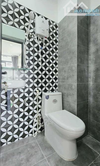 Siêu phẩm! Nhà 4 tầng HXH Cao Thắng, Quận 10, 4,5x17m. Giá 12,3 tỷ. Gần Hà Đô, SHR - 3