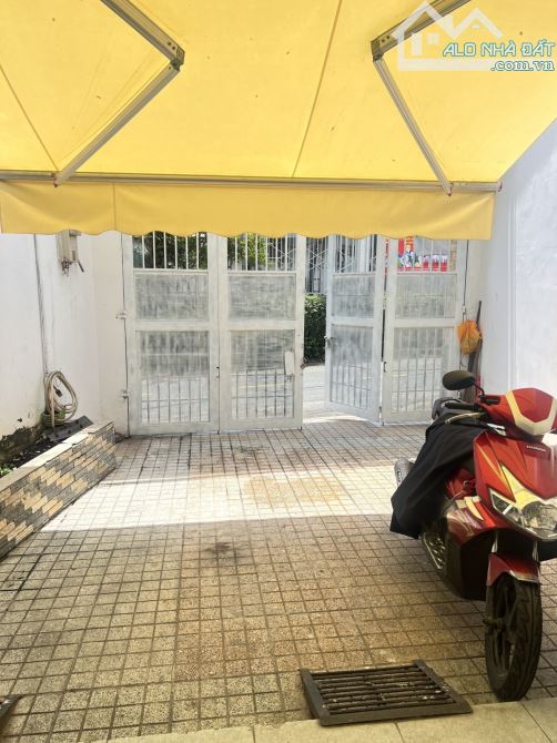 NHÀ 4 TẦNG MẶT TIỀN KINH DOANH - GẦN LÀNG TĂNG PHÚ - LÃ XUÂN OAI - 58M2 - 7.x Tỷ - 3