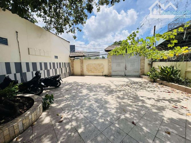 Bán BIỆT THỰ 493m² Trung tâm Dĩ An,gần Phạm Văn Đồng,ĐẲNG CẤP CHÂU ÂU - 3