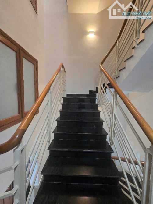 Bán nhà 5 tầng, Nguyễn Thị Thập, Quận 7. DT 90m, ngang 4, hxh - nhỉnh 11 tỷ - 4