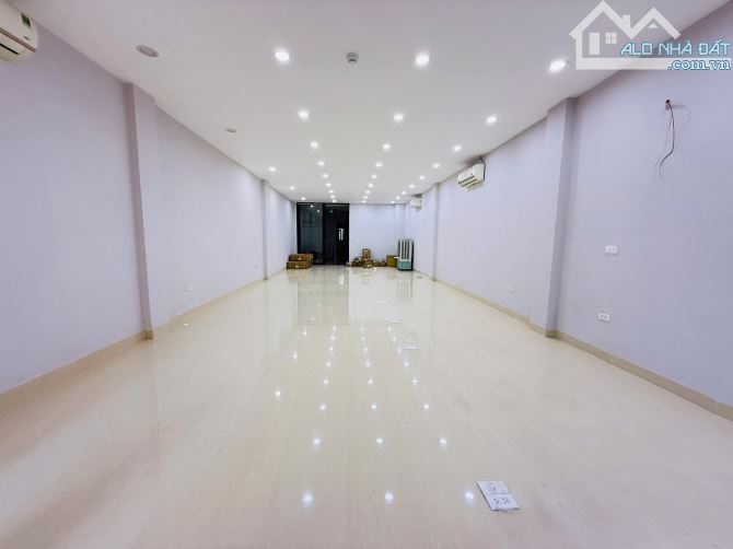 Chuyển công tác gấp.cần nhượng lại căn nhà cho ai có nhu cầu   - Hoàng Văn Thái 100m × 8 t - 4