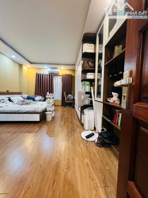 Bán nhà đường Cầu Giấy, 58m2, 6 tầng, ô tô gần, ngõ thông, kinh doanh, 12.5 tỷ - 4