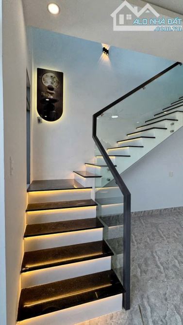 BÁN NHÀ 2 TẦNG MỚI THỊ TRẤN DIÊN KHÁNH,SÁT BÊN ĐƯỜNG TRẦN BÌNH TRỌNG - Vị trí: Cách Đồng K - 4