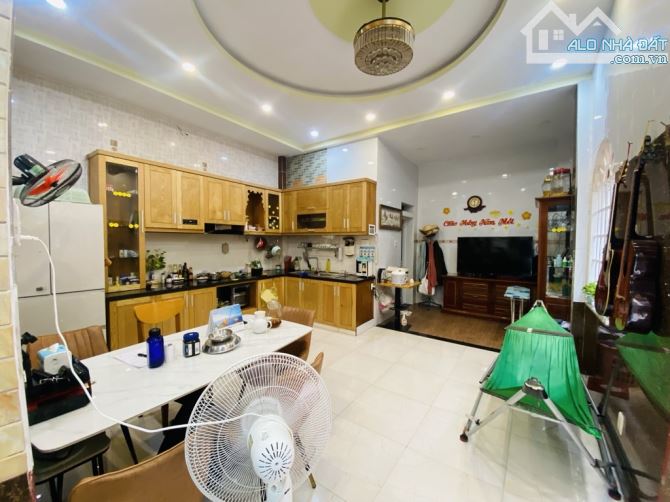 NHÀ ĐẸP Ở NGAY, XE HƠI VÀO NHÀ, 4 TẦNG, NGANG KHỦNG, KHU FATIMA, 106m2; 15,7 TỶ. - 4