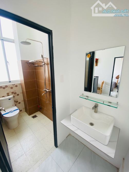 CĂN HỘ TÁCH BẾP FULL NỘI THẤT CỬA SỔ NGAY QUẬN 8 - 4